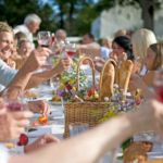 Keeping Up With Your Wedding Guests: Tips for Communicating with Guests